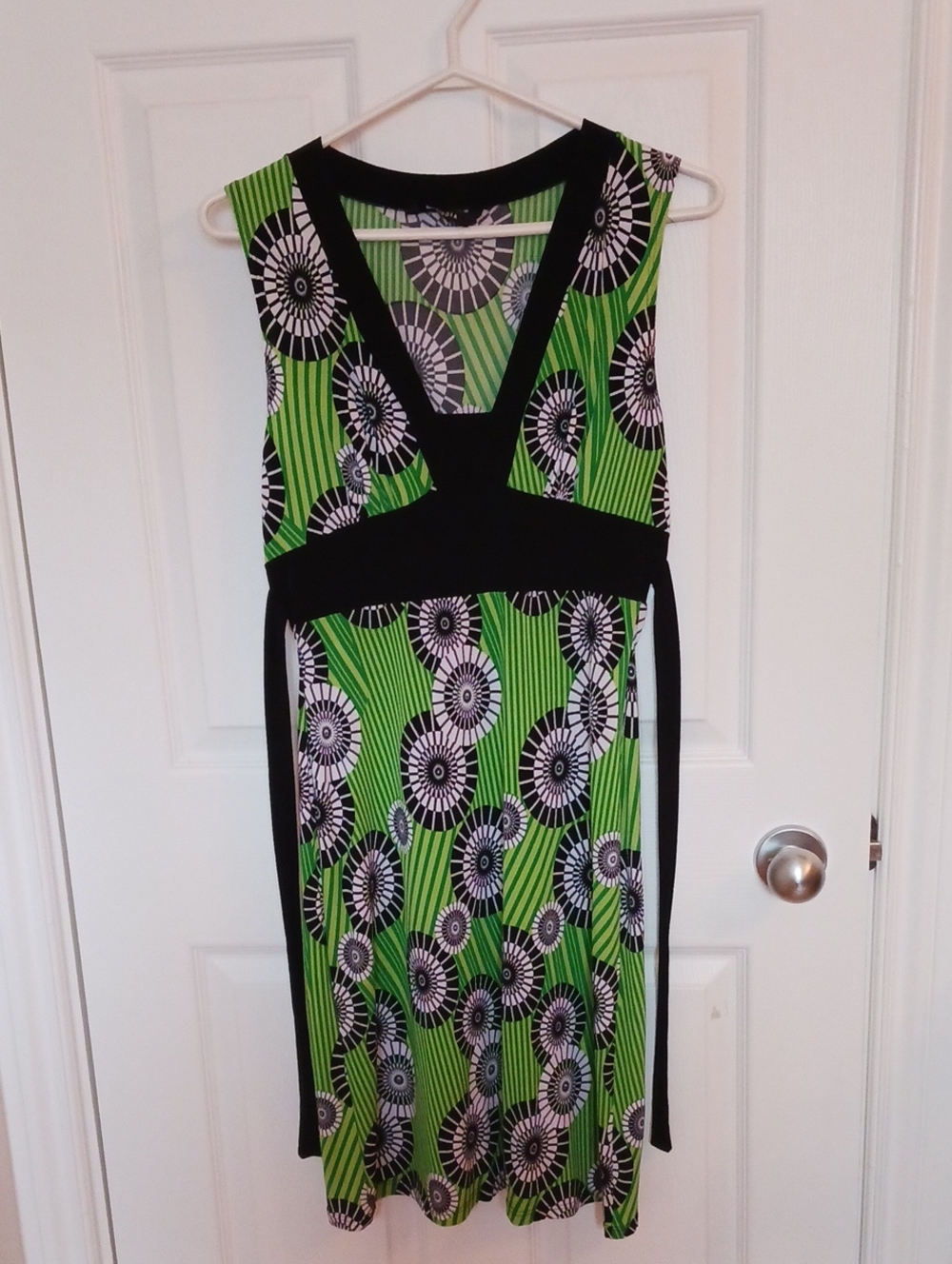 Mariposa Green and Black Floral Sleeveless Empire-Waist Dress